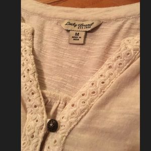 Like new Lucky brand creme lace trim tee - M